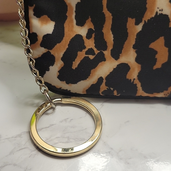 Women Victoria secret animal print wallet - Picture 4 of 8